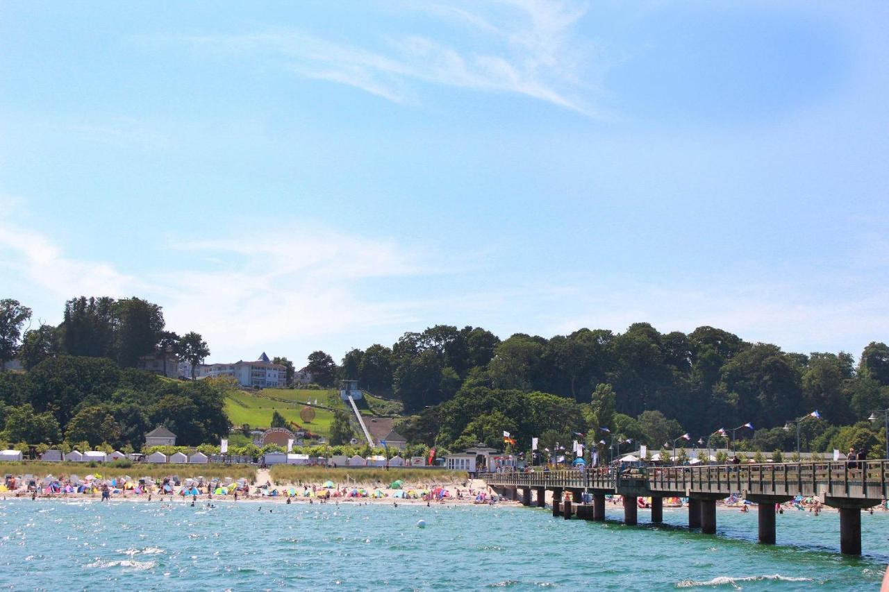 Strandnah, Balkon, Meerblick, Sauna, Gratis Nutzung Vom Ahoi Erlebnisbad Und Sauna In Sellin - Beach House Schotstek 奥斯特巴德·哥伦 外观 照片