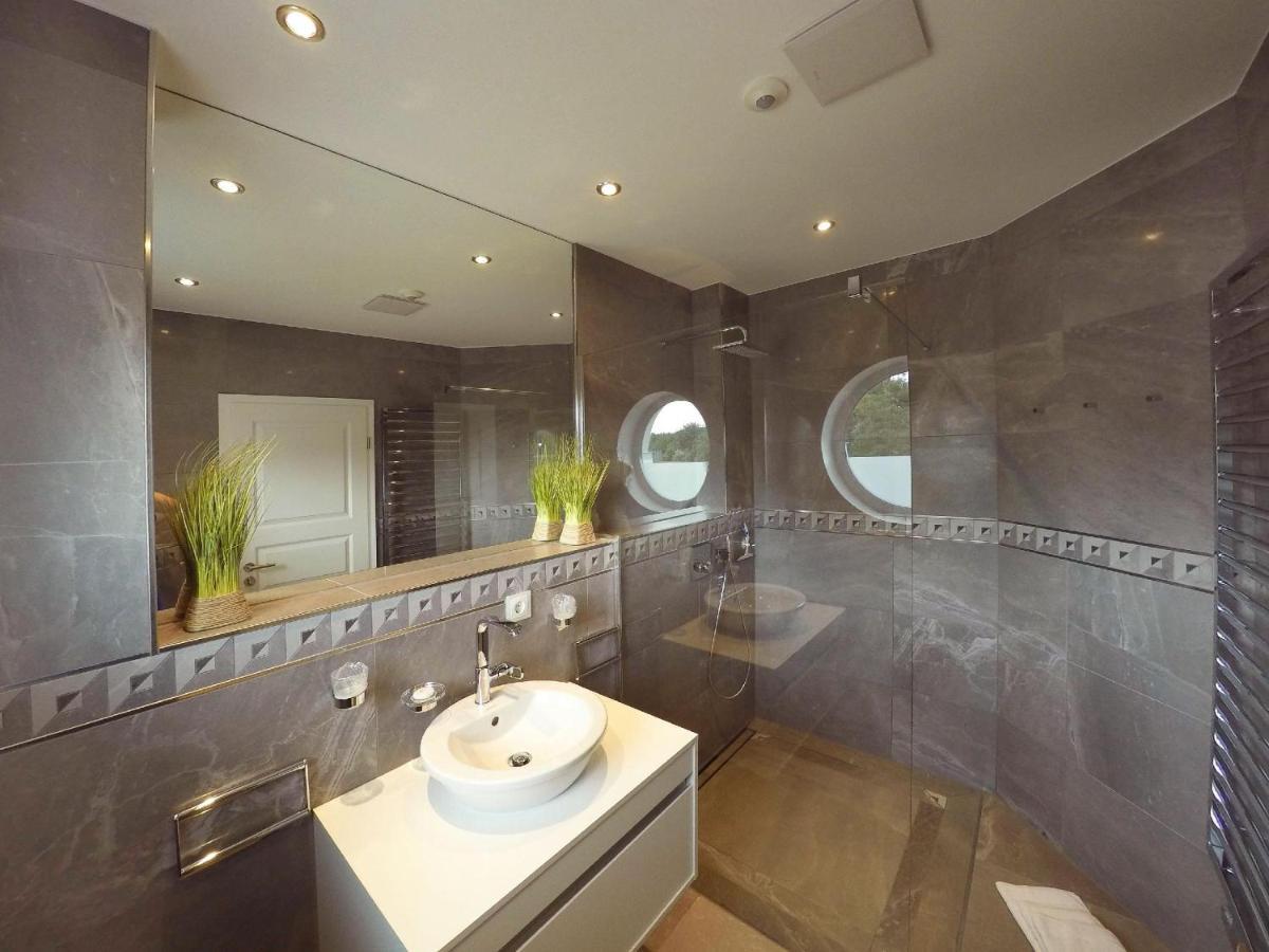 Strandnah, Balkon, Meerblick, Sauna, Gratis Nutzung Vom Ahoi Erlebnisbad Und Sauna In Sellin - Beach House Schotstek 奥斯特巴德·哥伦 外观 照片